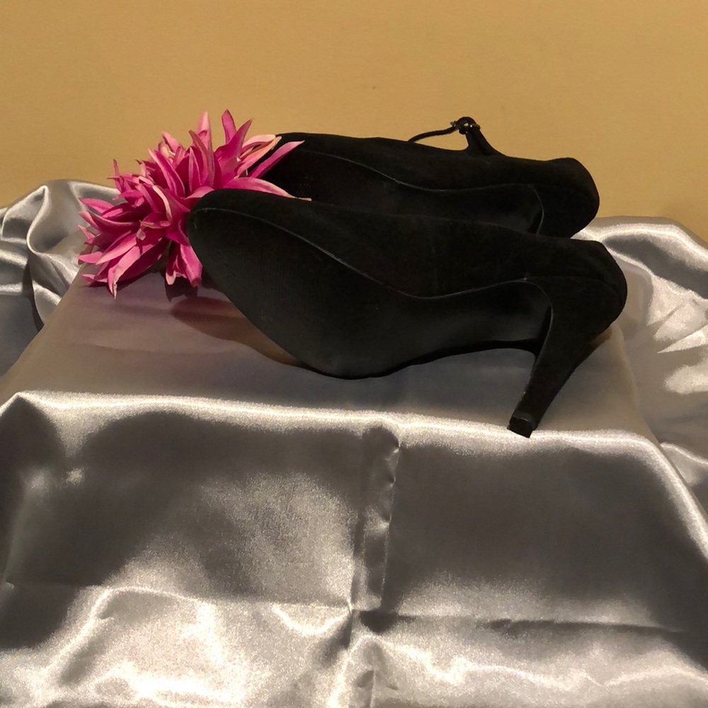 High Heels - Picture 5 of 6